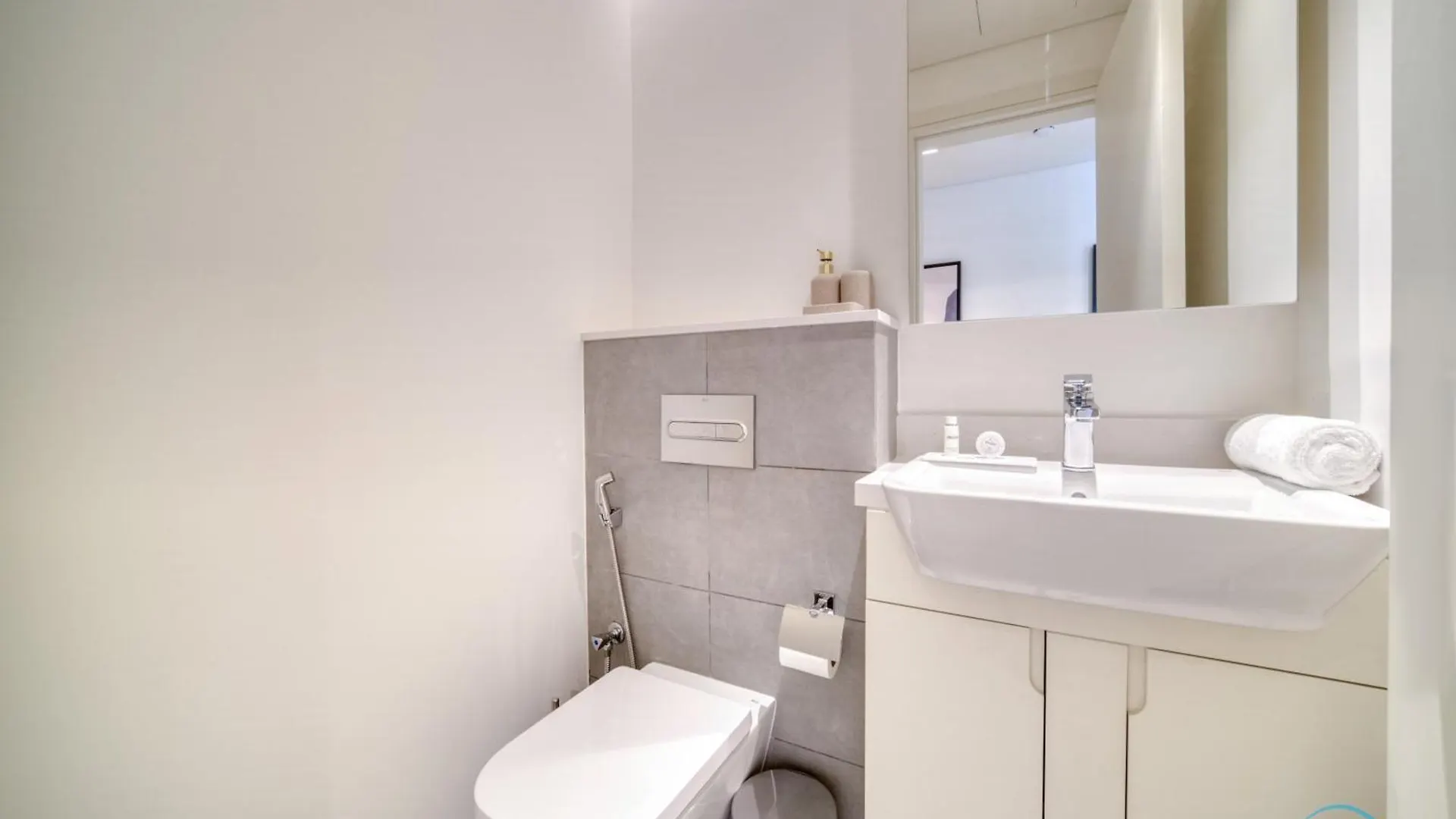 Welcoming 1Br Apartment In Ahad Residences Business Bay By Deluxe Holiday Homes Dubai